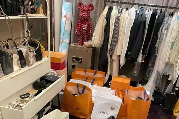 无为市回收一线品牌衣服